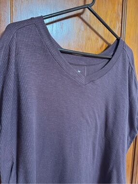 Maurices Men's Long Sleeve V-Neck Ribbed Shirt - Plum